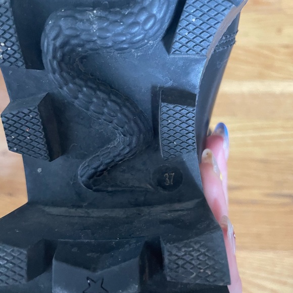 Gucci Leather ankle boot with Sylvie Web - Picture 9 of 12